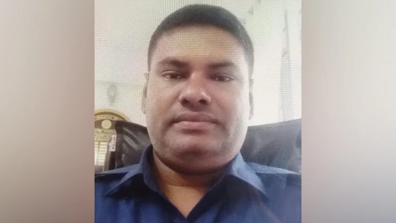 থানার ভেতর থেকে ওসির মৃতদেহ উদ্ধার